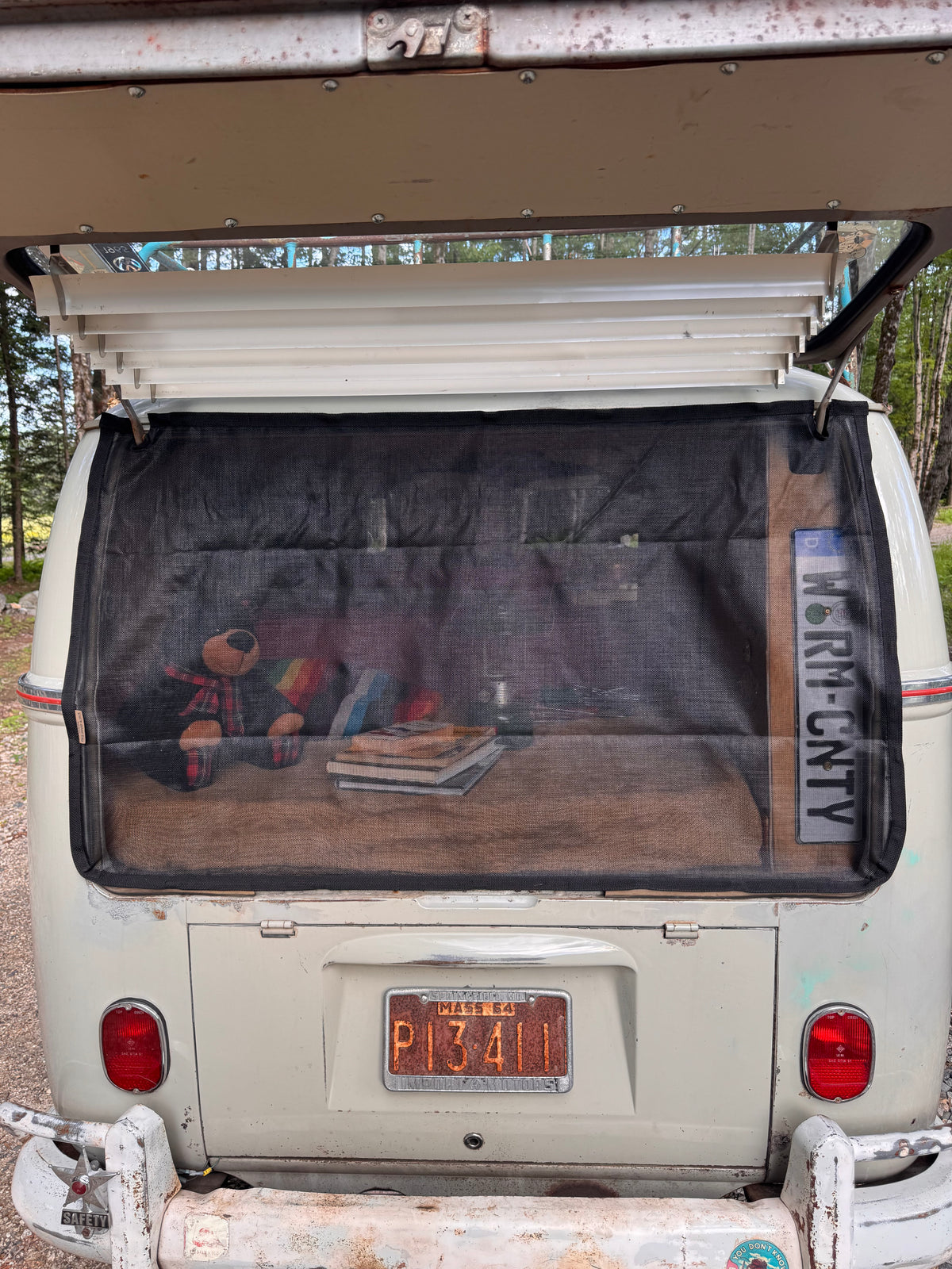 Split Window Insect Screen Kit w/ SAFARI WINDSHIELD