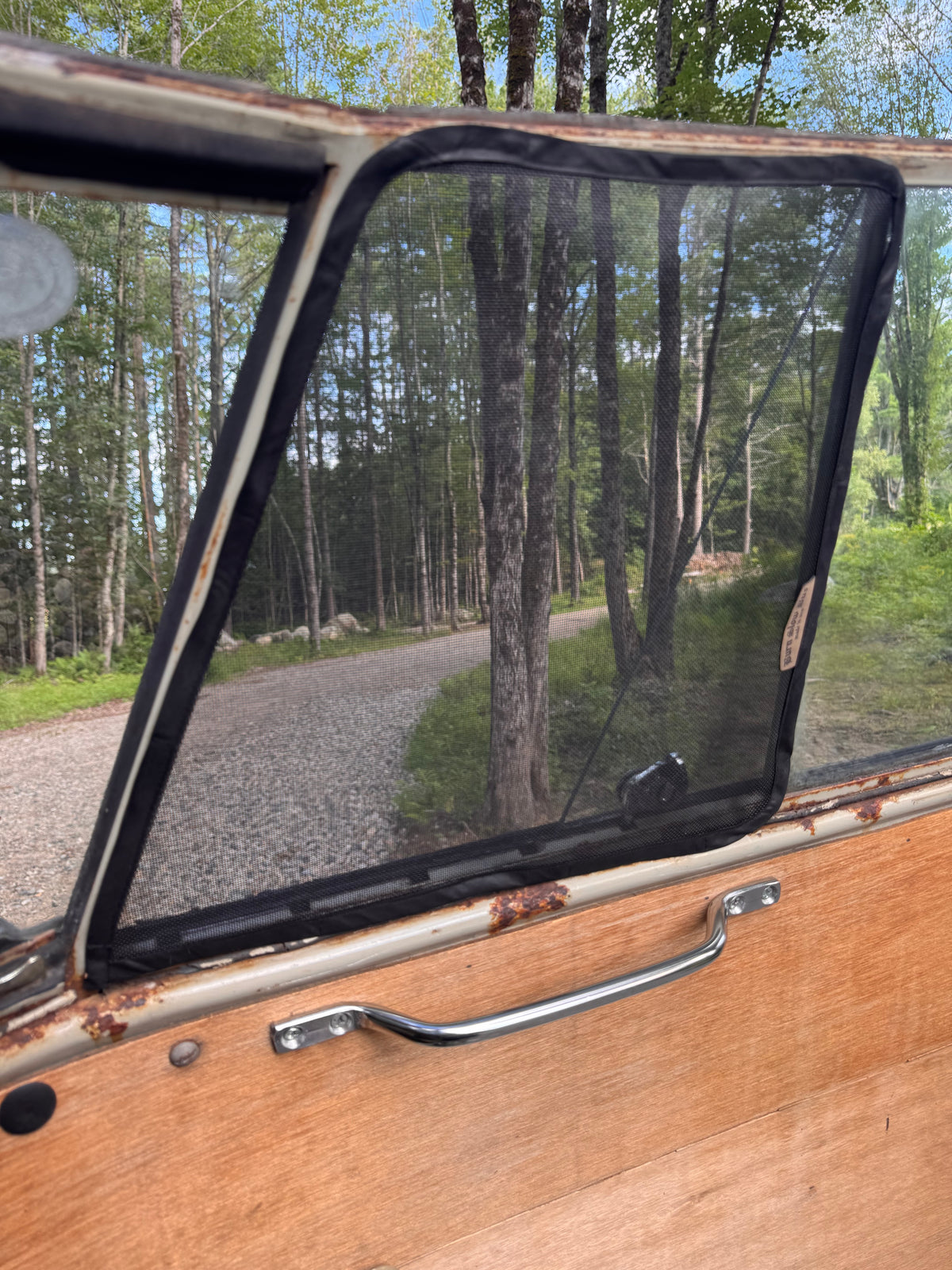 Split Window Insect Screen Kit w/ SAFARI WINDSHIELD