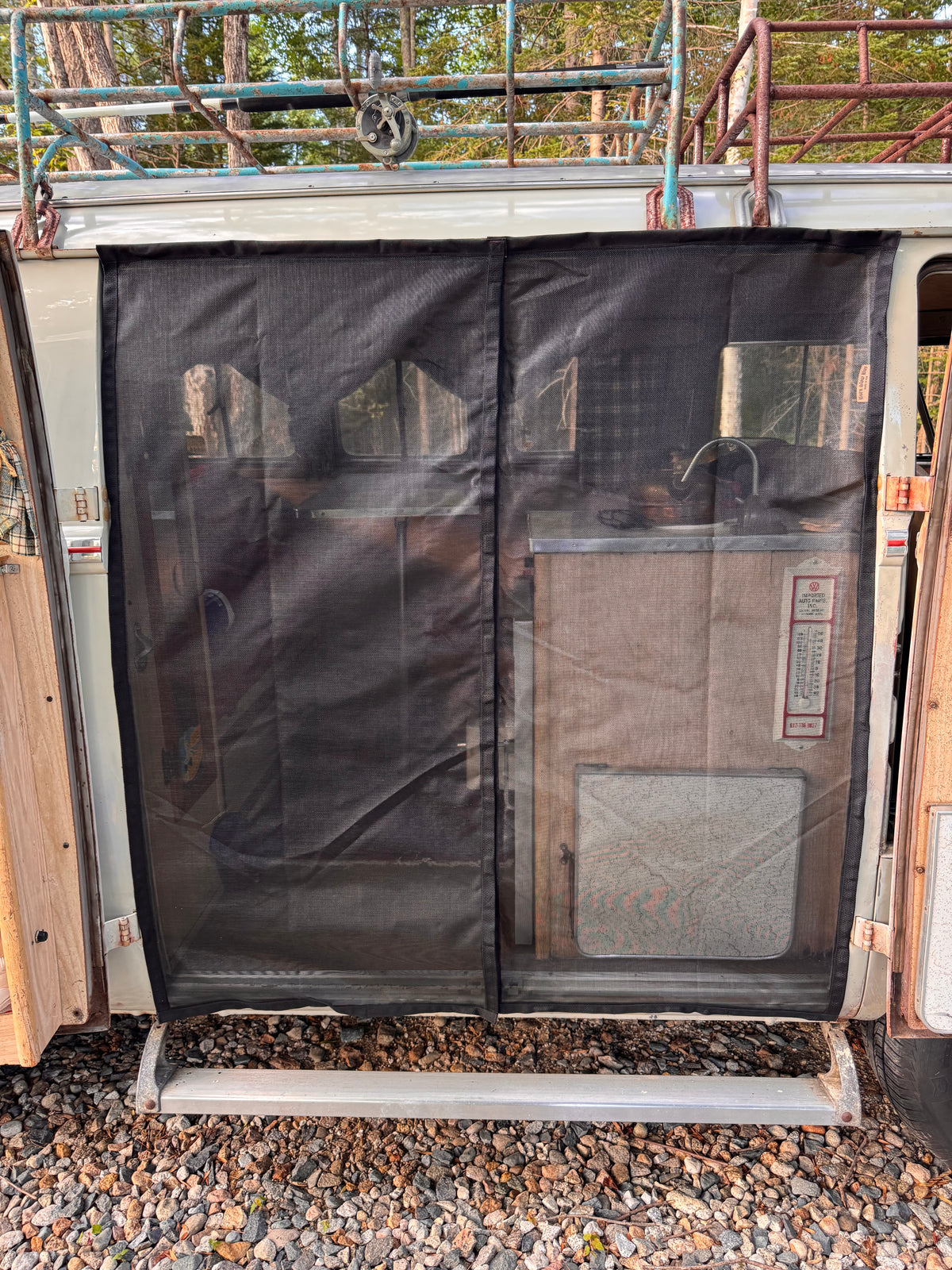 Split Window Insect Screen Kit w/ SAFARI WINDSHIELD