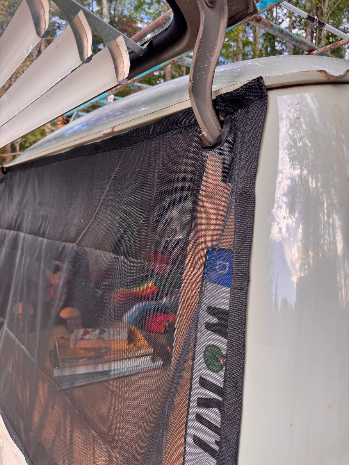 Split Window Insect Screen Kit w/ SAFARI WINDSHIELD