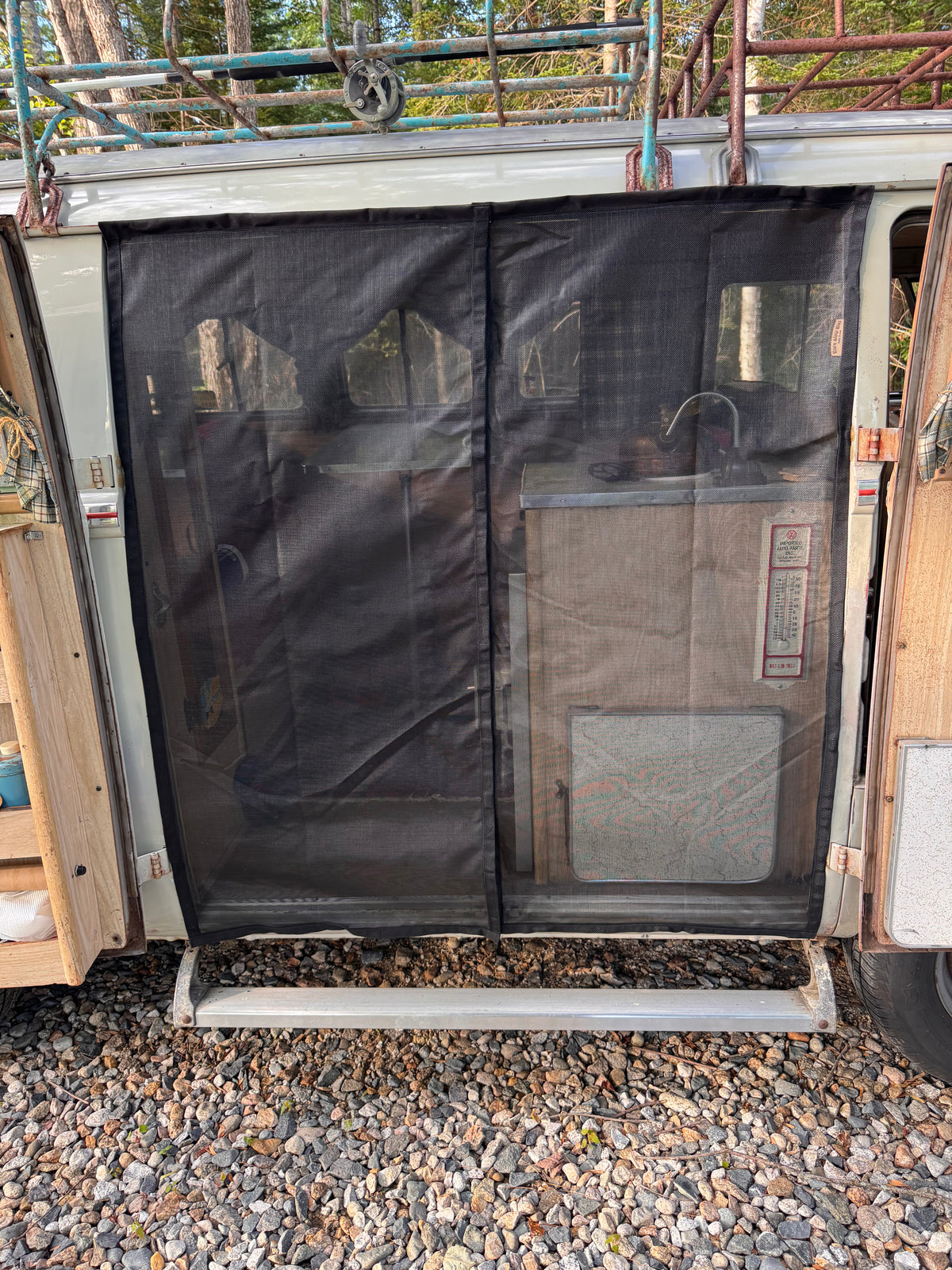 Split Window Insect Screen Kit w/ SAFARI WINDSHIELD