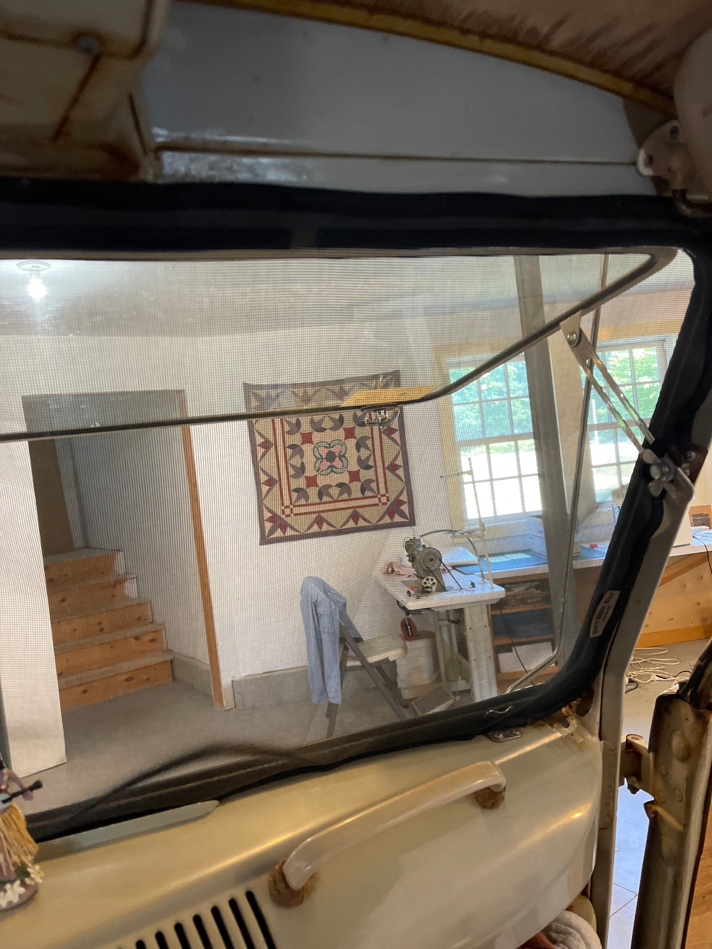 Split Window Insect Screen Kit w/ SAFARI WINDSHIELD