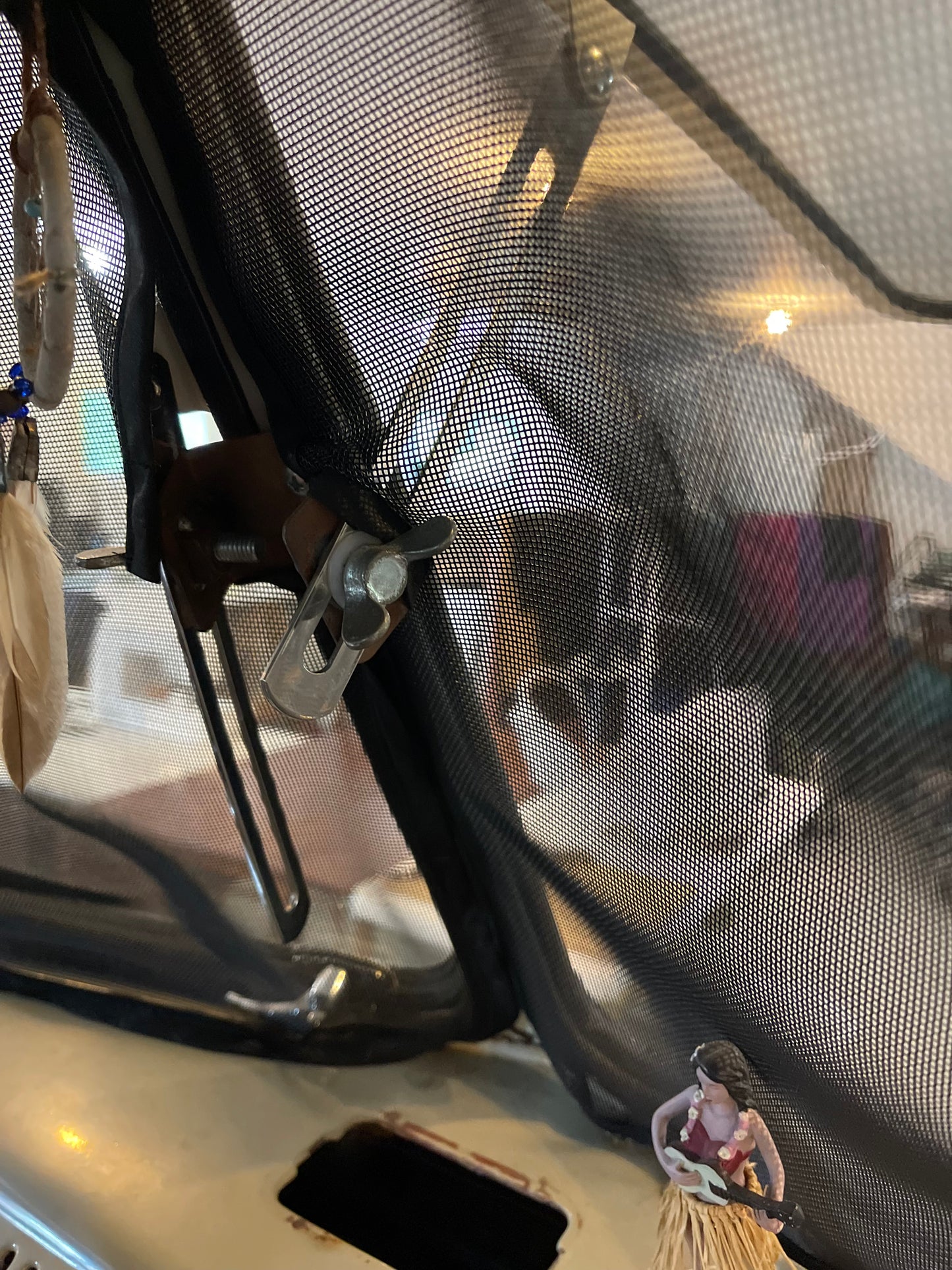 Split Window Insect Screen Kit w/ SAFARI WINDSHIELD