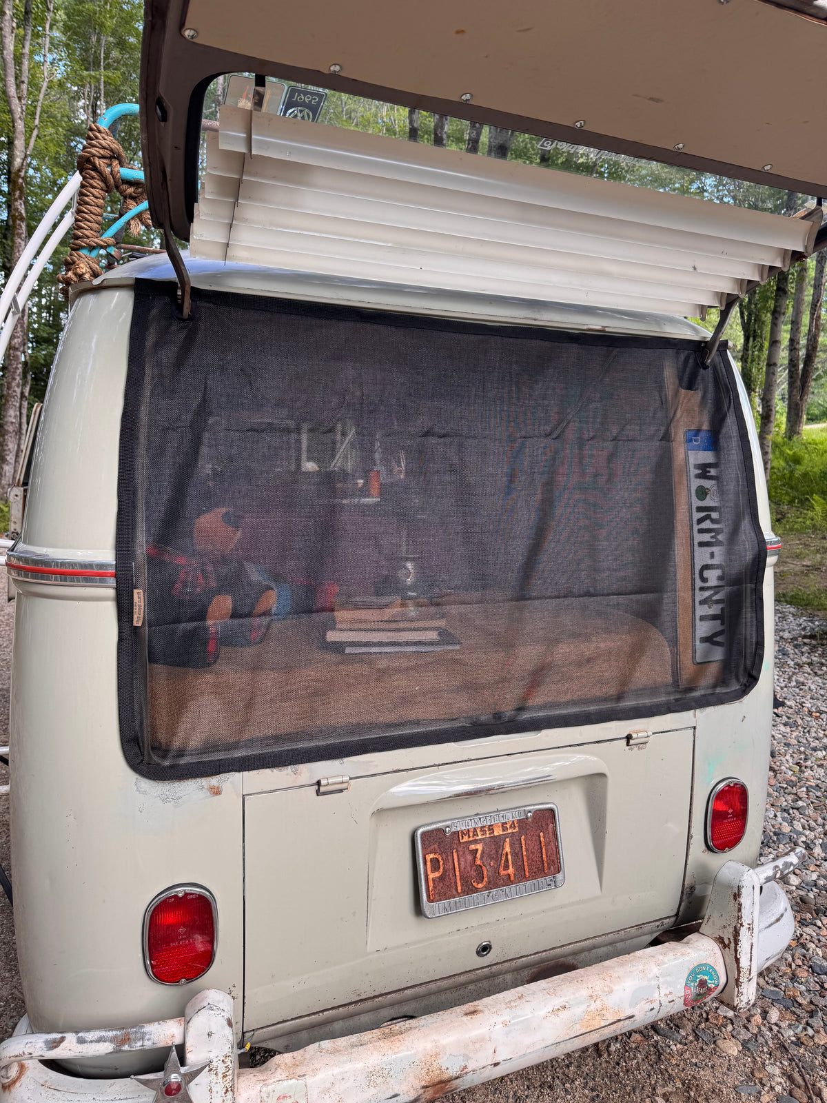 Split Window Insect Screen Kit w/ SAFARI WINDSHIELD